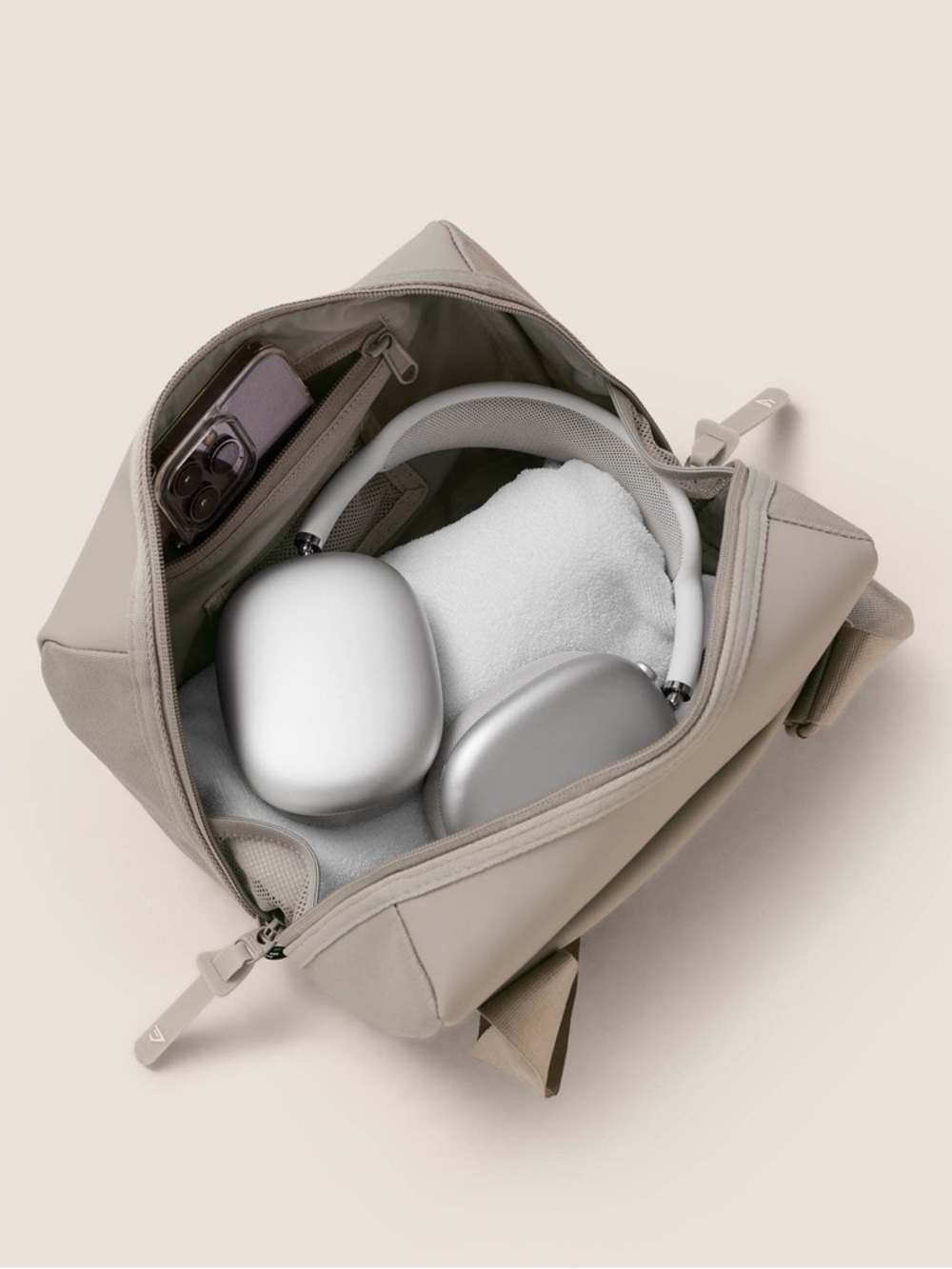 Gymshark Cream Mini Holdall - Picture 8 of 8
